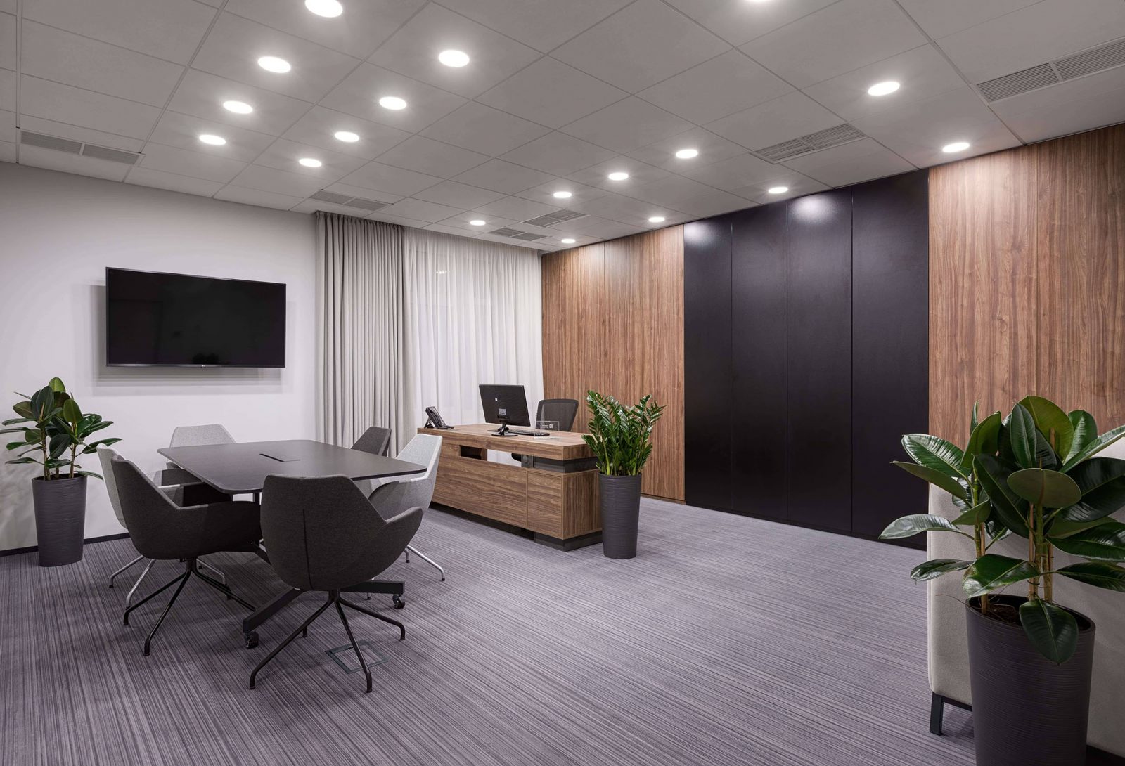 Workplace lighting focused on human comfort 5